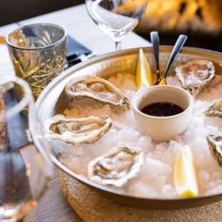 portugees-restaurant-mateus-zeedijk-nieuwpoort-verse-oesters-detail-schaal