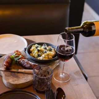 portugees-restaurant-mateus-zeedijk-nieuwpoort-wijn-schenken